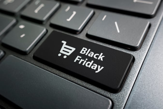 Servidor para Black Friday: como manter a TI no ar com picos de acesso