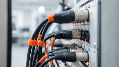 O que é redundância em data center e como funciona a refrigeração desses ambientes?